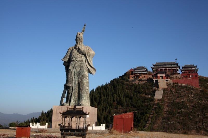 正月初一全国多地景区游客爆满，旅游热潮席卷而来